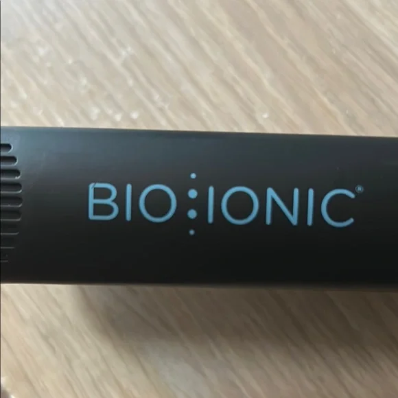 Bio Ionic OnePass Straightening Iron - Black - Picture 3 of 5